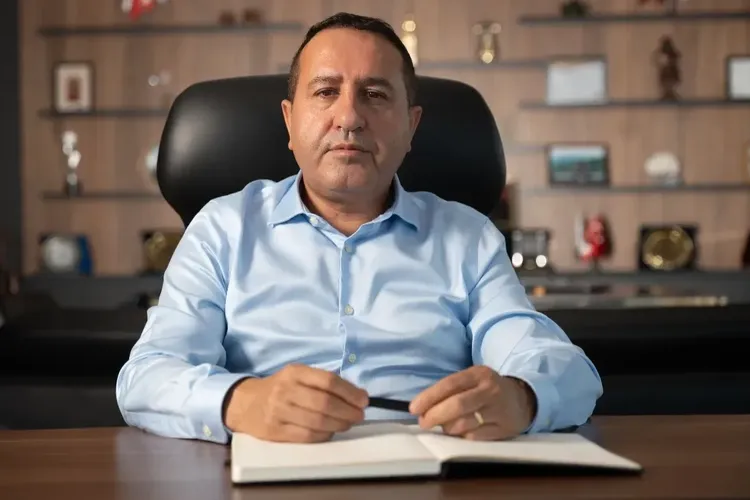 Türk işadamına Kanada’dan Kral III. Charles nişanı