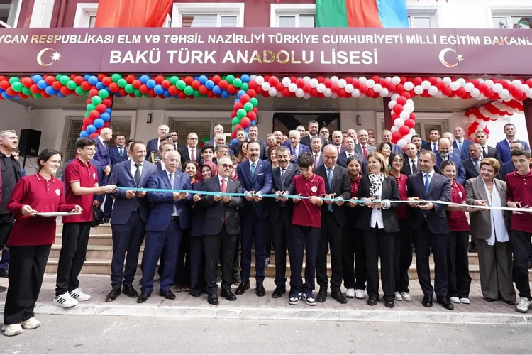 Azerbaycan’da Bakü Türk Anadolu Lisesi törenle açıldı