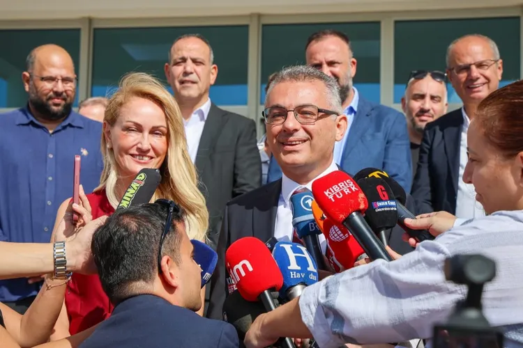 KKTC’nin 6. Cumhurbaşkanı mazbatasını aldı… Yemin töreni 24 Ekim’de