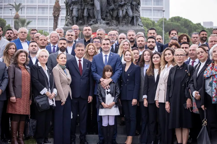 CHP İzmir’de Çağatay Güç dönemi başladı