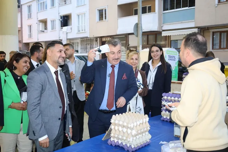 Anahtar Parti’den Bursa’da ‘Kapı Kapı Anahtar’