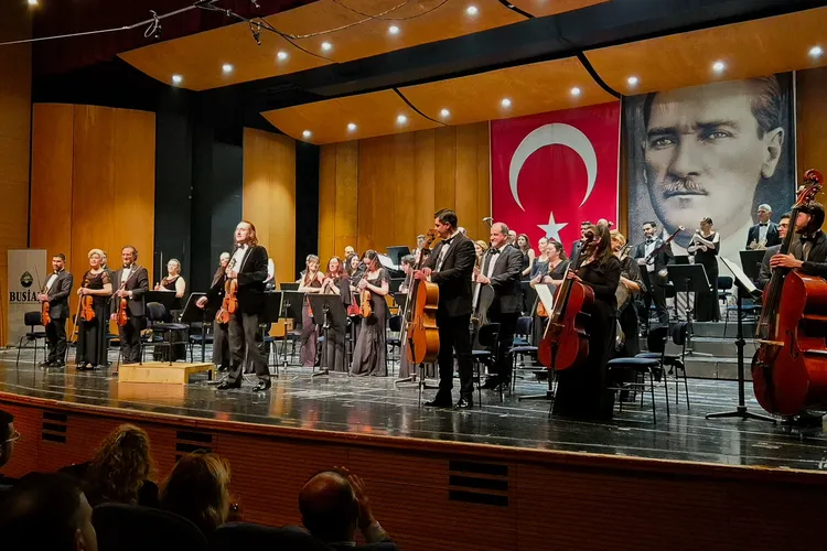 Bursa’da Atatürk’e senfonik anma