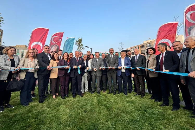 Bursa Nilüfer’de ’30 Ağustos Zafer Parkı ve Koşu Yolu’ açıldı