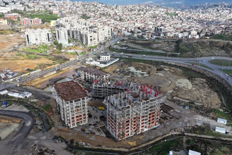 İzmir Büyükşehir’den Uzundere kentsel dönüşümünde hukuki uyarı